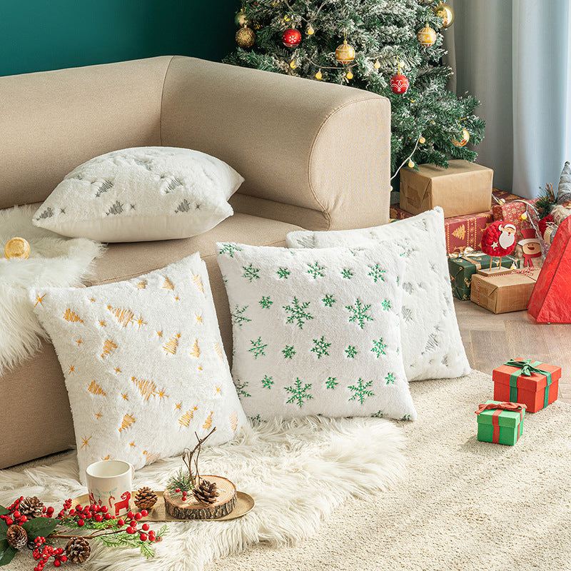 Funda de almohada bordada con árbol de Navidad y copos de nieve de peluche