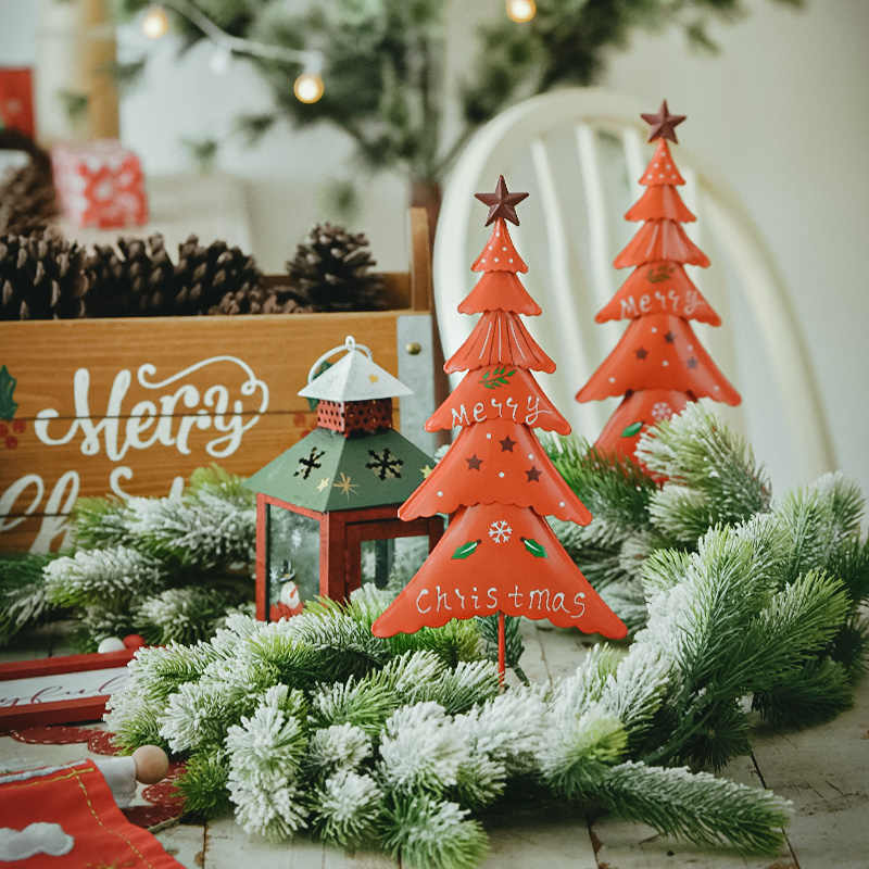 Petites décorations de fenêtre d'arbre de Noël en tôle métallique pour la maison