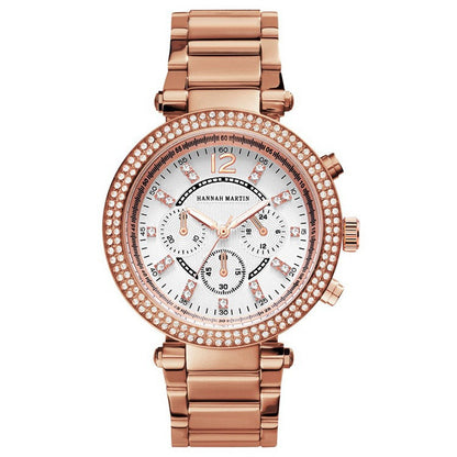 Reloj de mujer decorado con diamantes.