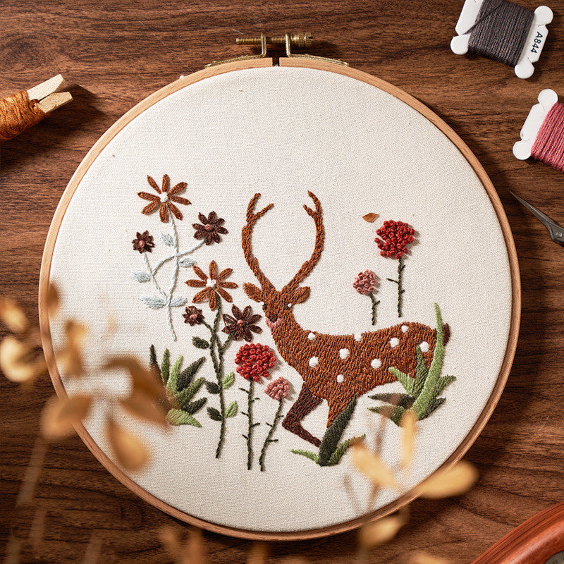 Simple Three-Dimensional Hand Embroidery With Elk Flowers