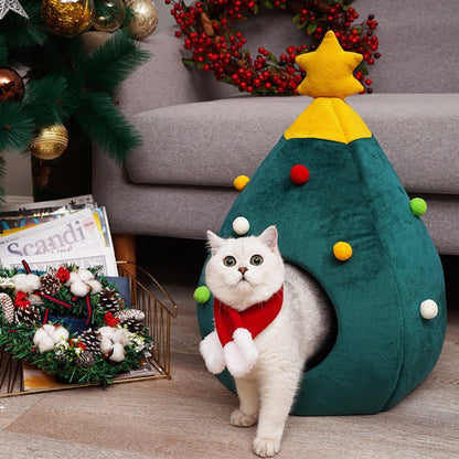 Nid de chat et de chien de Noël chaud et confortable en peluche pour animaux de compagnie, lit de grotte en forme d'arbre, nid de chat détachable et lavable, fournitures pour animaux de compagnie