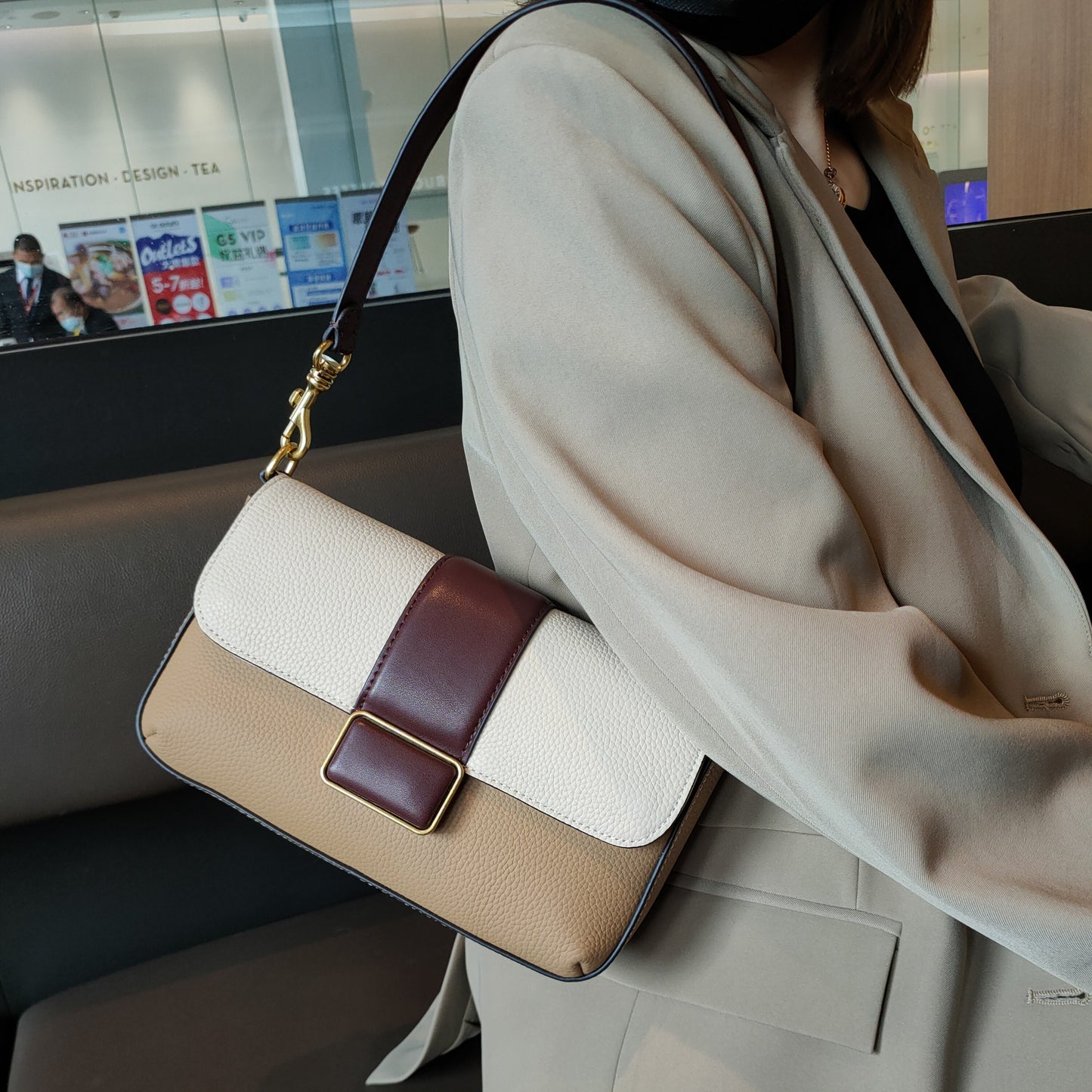 Sac à bandoulière à bandoulière de couleur choc pour femmes