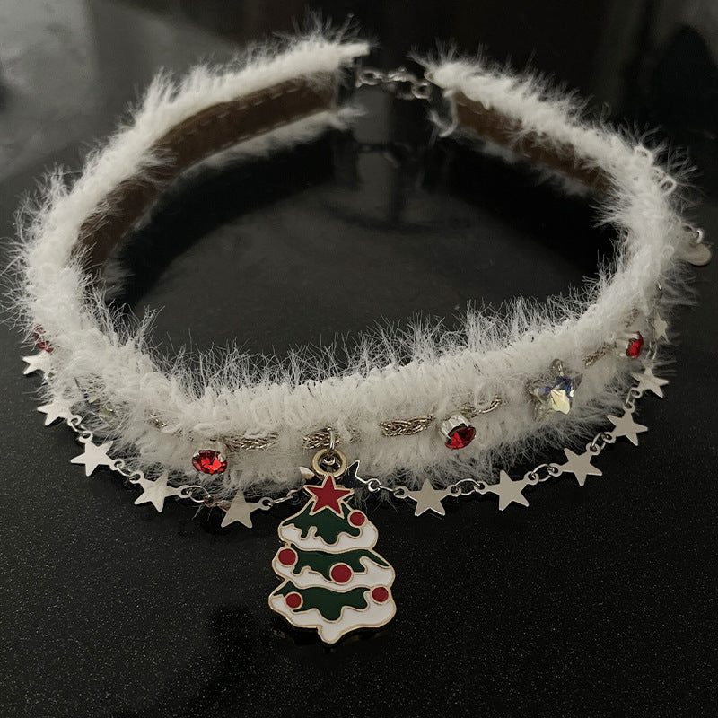 Collier en peluche avec étoiles blanches en forme de sapin de Noël