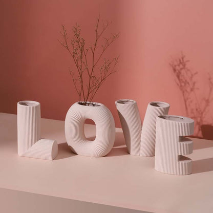 Vase en céramique à rayures et lettres d'amour, Art créatif nordique