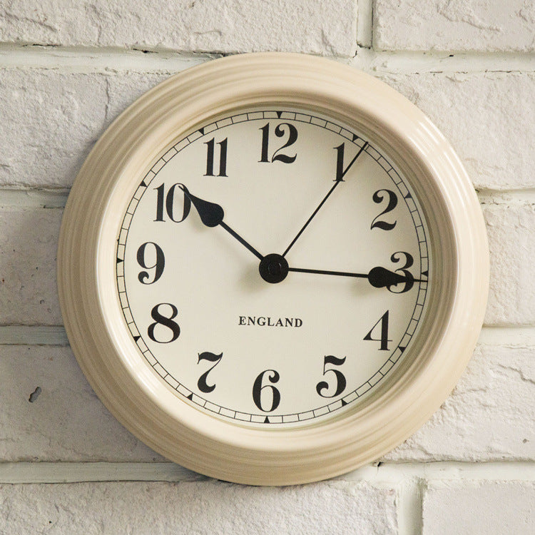 Horloge à quartz de caractère en verre rond en métal Iron Art