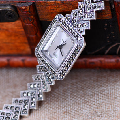 Montre femme thaïlandaise en argent