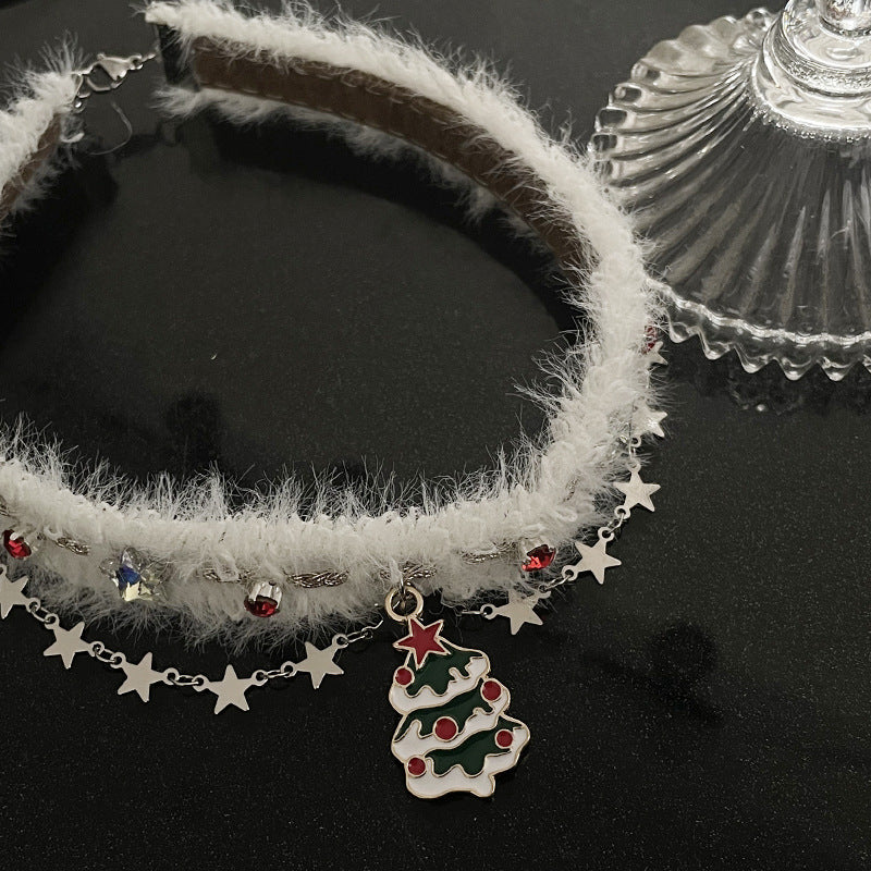 Collier en peluche avec étoiles blanches en forme de sapin de Noël