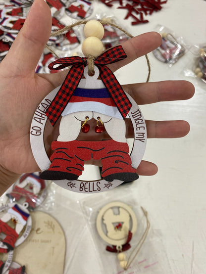 Pendentif cadeau de Noël en bois avec cloche à suspendre