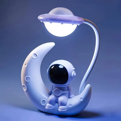 Veilleuse créative en forme d'astronaute lunaire, petite lampe de bureau à LED pour décoration de chambre, cadeau de Noël, lampe de bureau moderne pour décoration de chambre, cadeau de Noël idéal